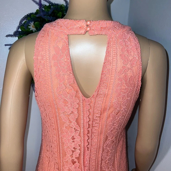 Annabella,S, sleeveless, coral high collar button loop closure lace overlay mini - Picture 4 of 8